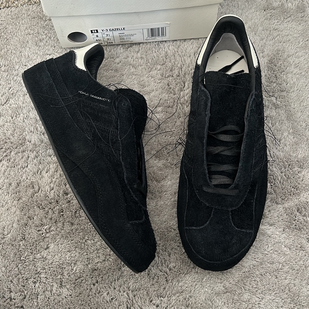 Y-3 Black Sneakers Sleek Minimalist Design